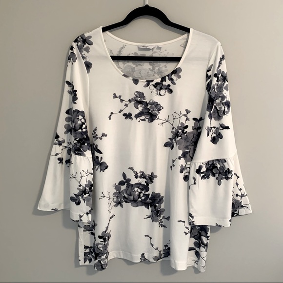 Floral Bell Sleeve Top | Reitman’s - Picture 6 of 7